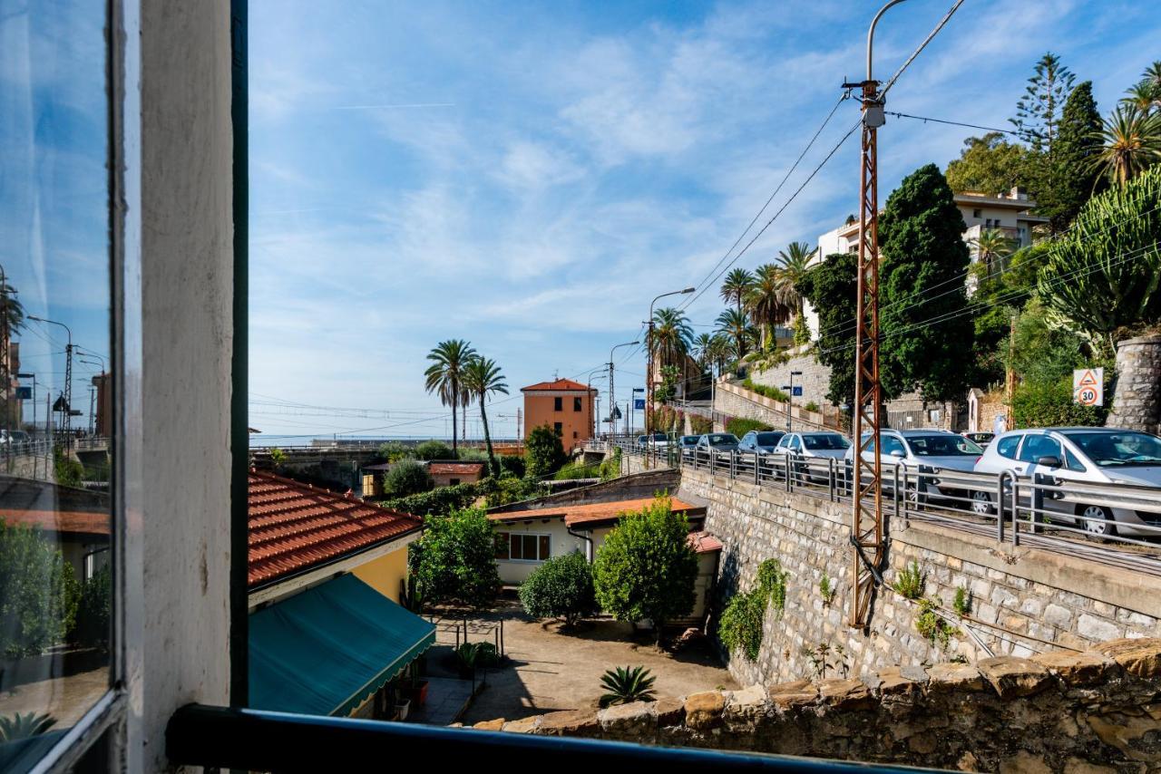 New Fishermans House Seaside, Air Conditioning & Wi-Fi Bordighera Bagian luar foto